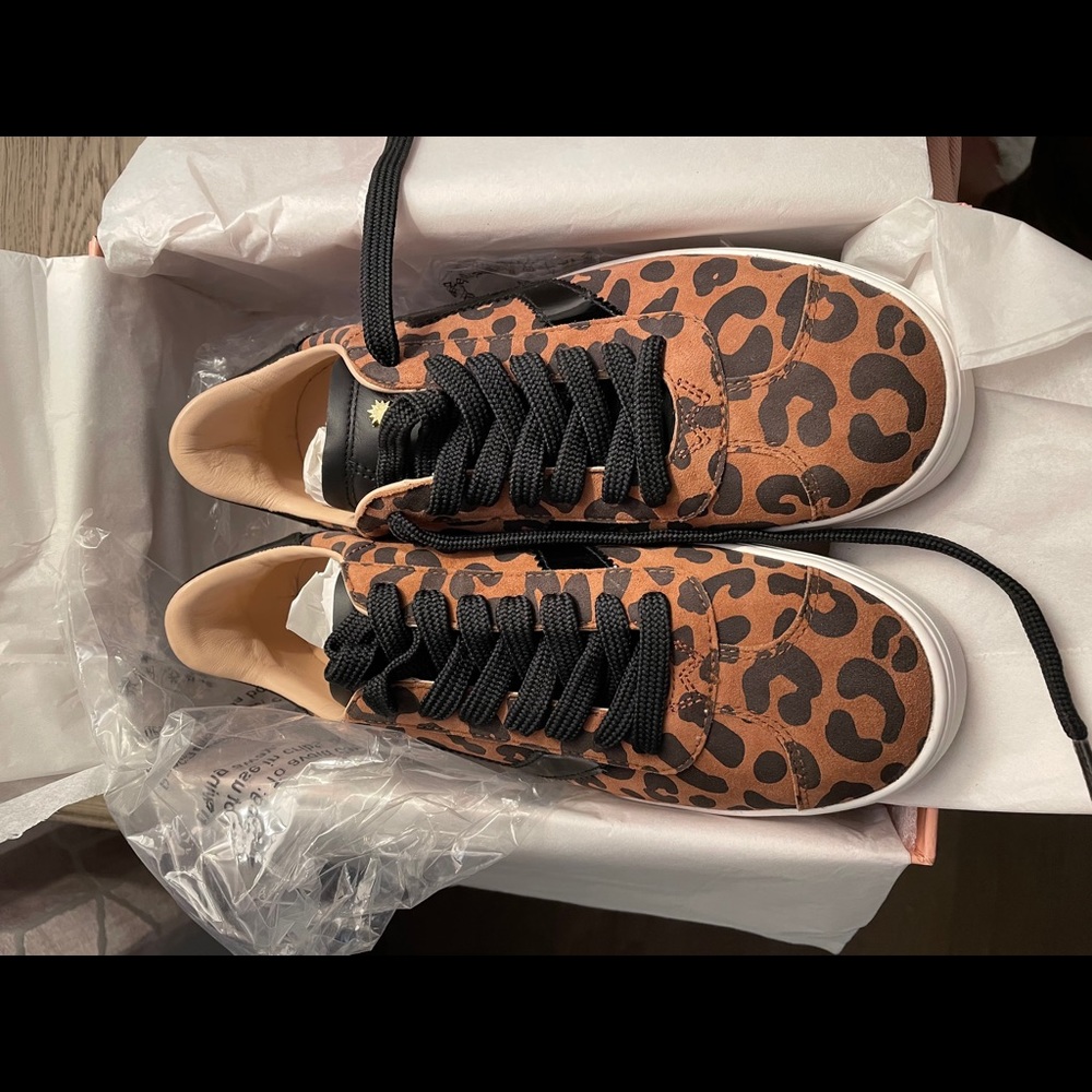 NWT Stuart weitzman leopard sneakers. 6.5